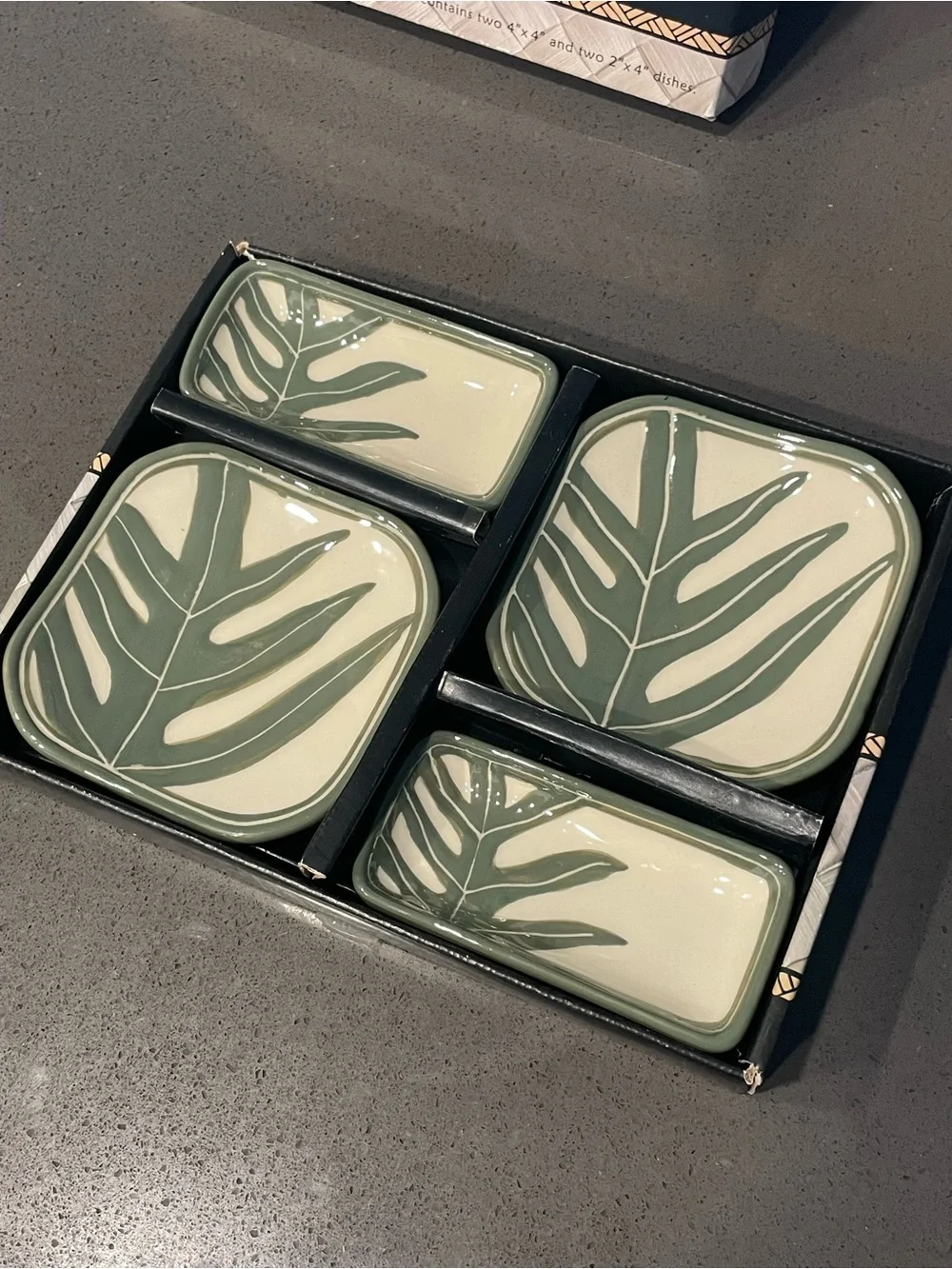 Lee Ceramics Handmade Hawaii Aloha Collection 4Piece Ceramic Dish Set Green Fern